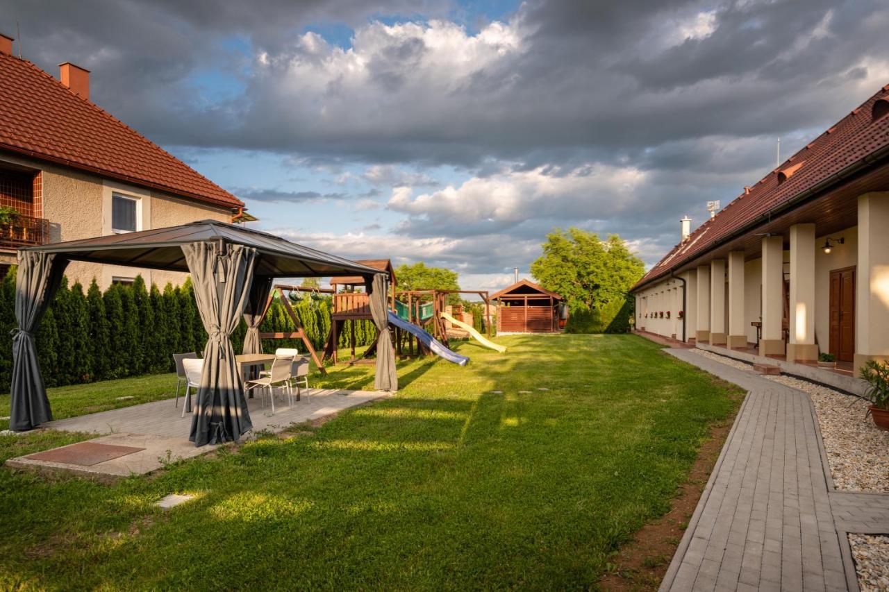 Apartamento Farmaobeckov Sk Exterior foto